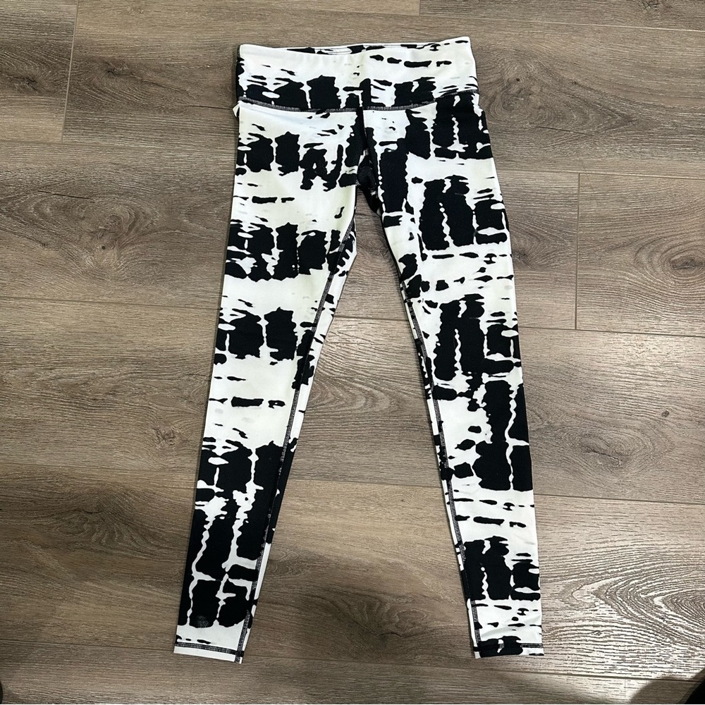 Alo Yoga Leggings Pants size XS tie dye black white